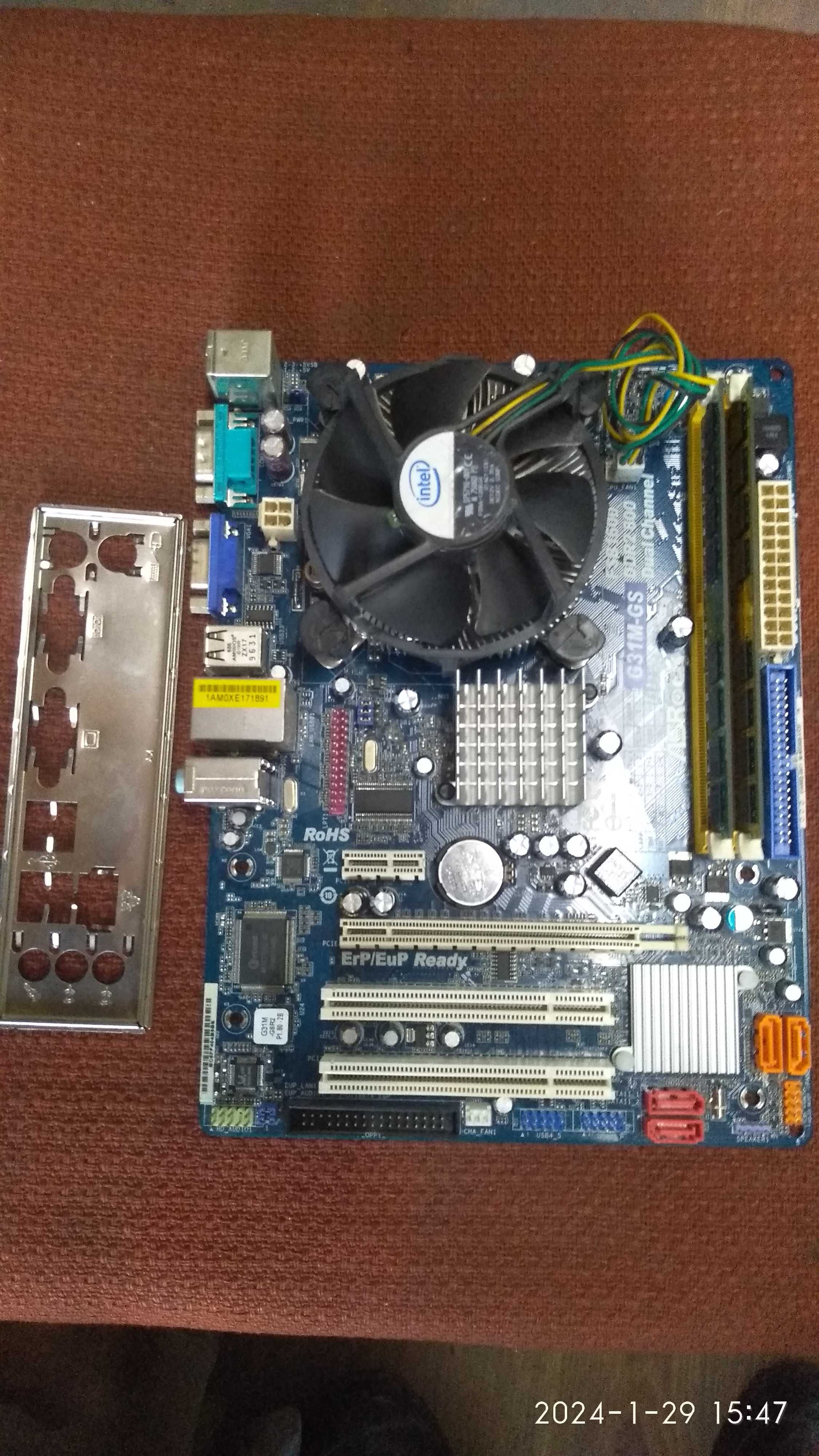 Материнская плата ASRock G31M-GS\проц 4 ядра.