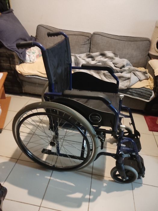 Cadeira de rodas pouco uso
