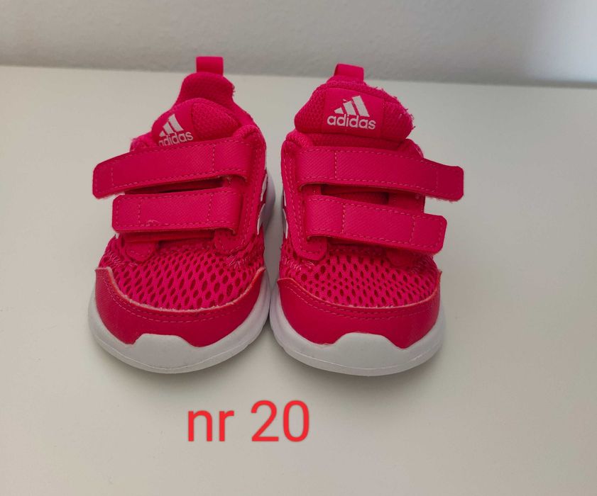 Sapatos Adidas  em bom estado