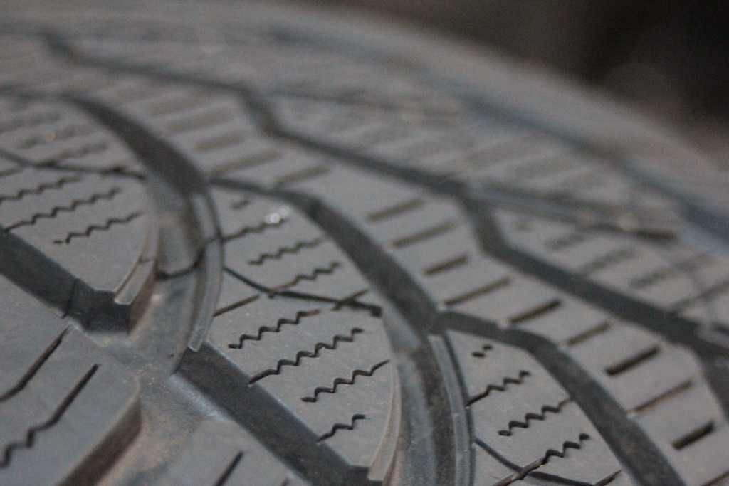 225/50/17 Bridgestone Blizzak LM-32 225/50 R17 RSC RunFlat