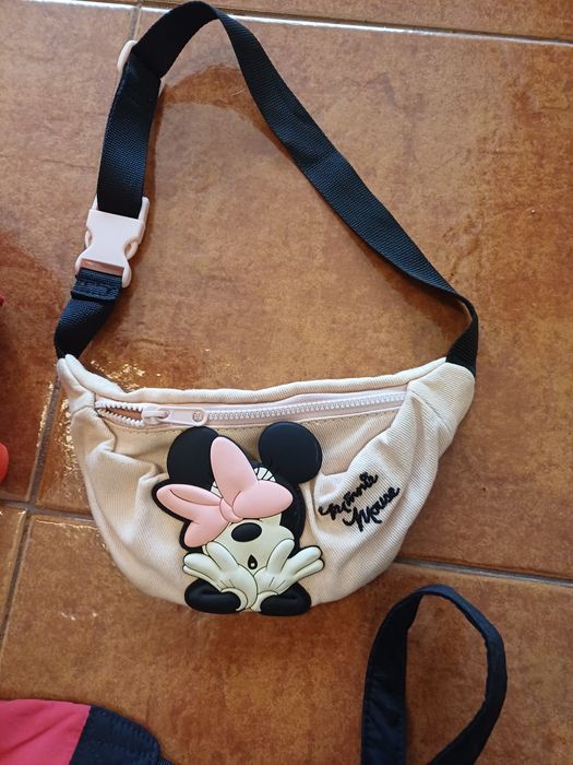 4 malas de menina tema disney da zara