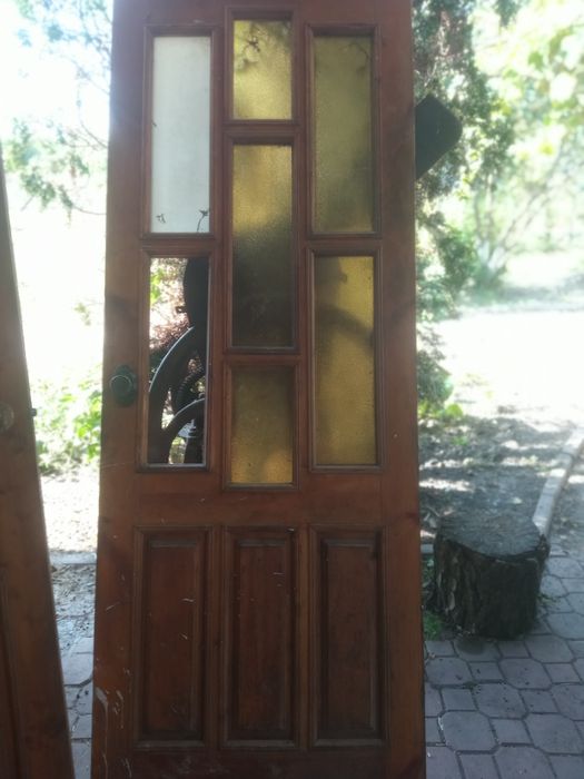 Двері дерев'яні б.у в хорошому стані