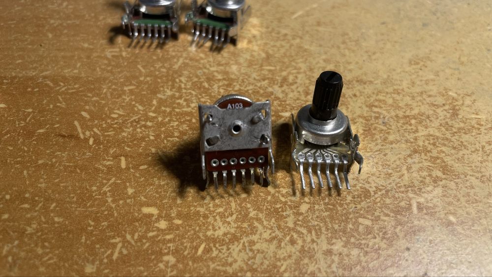 Potencjometry audio dwukanałowe
