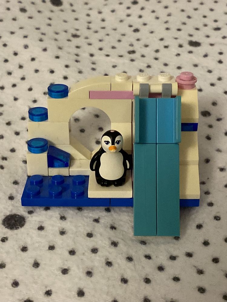 mini zestaw lego z pingwinem