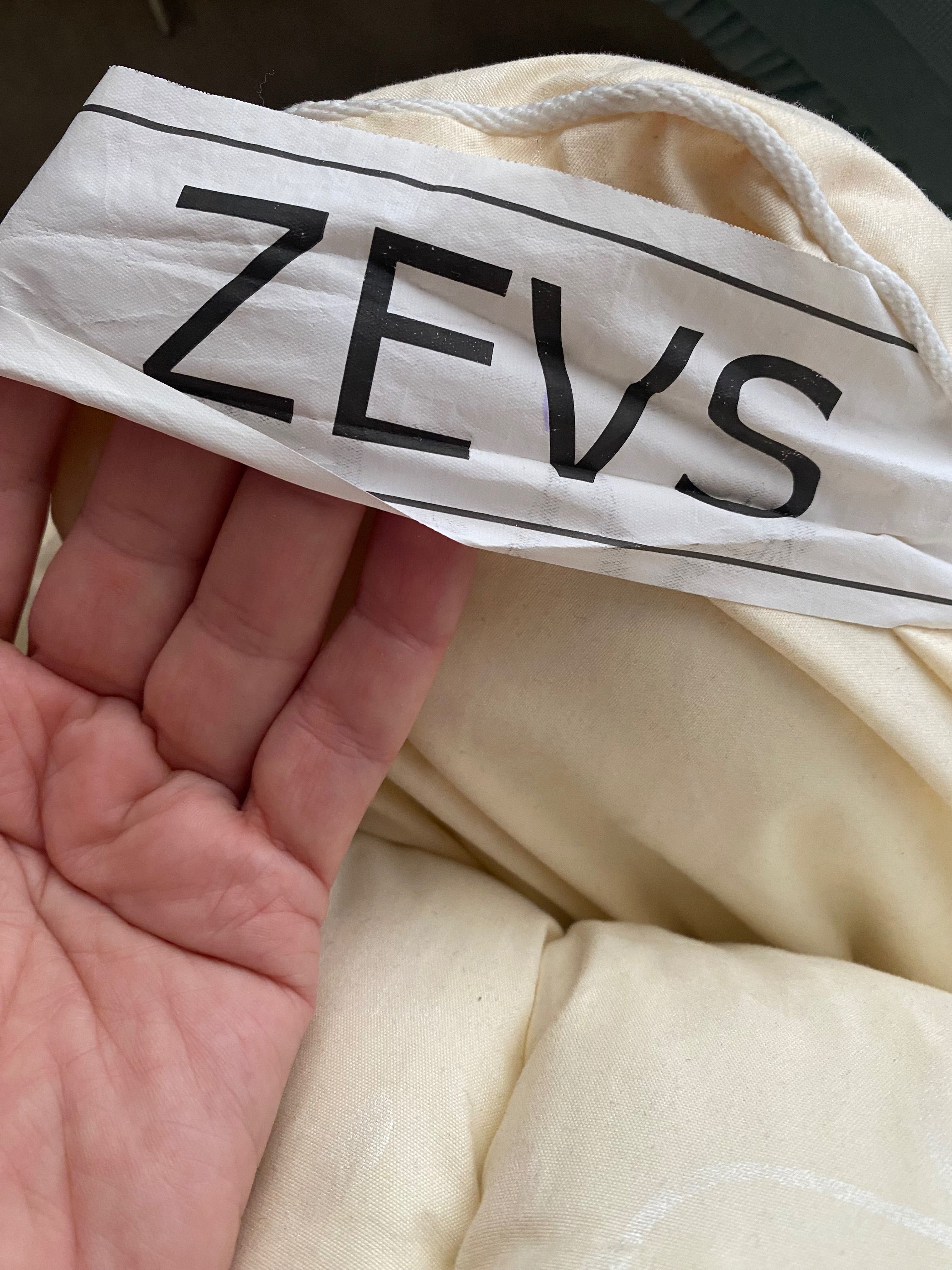 Ковдра ZEVS штучний лебединий пух, розмір 200*220