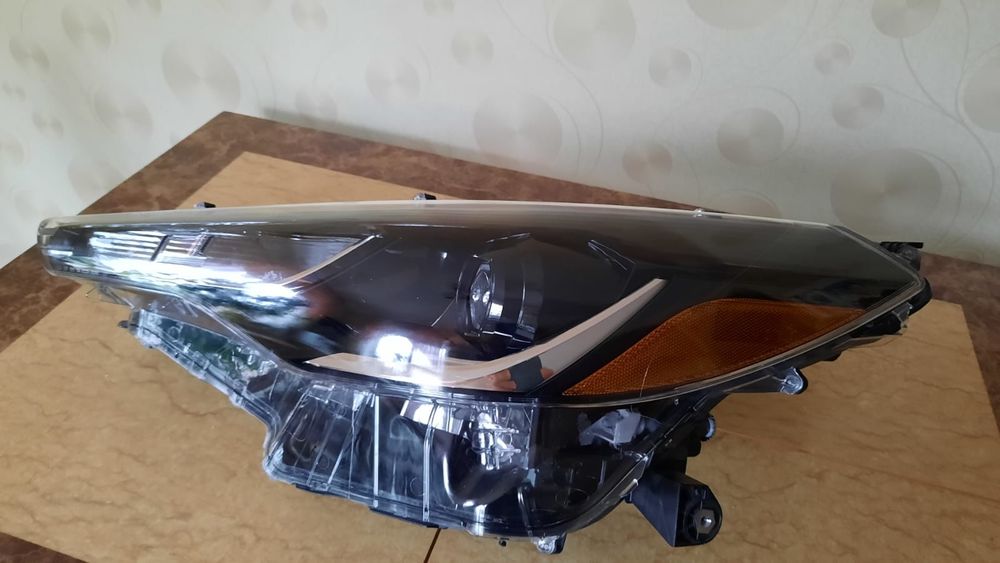 Фара Toyota Corolla Cross ліва 2022 2023 2024 2025 оригінал USA