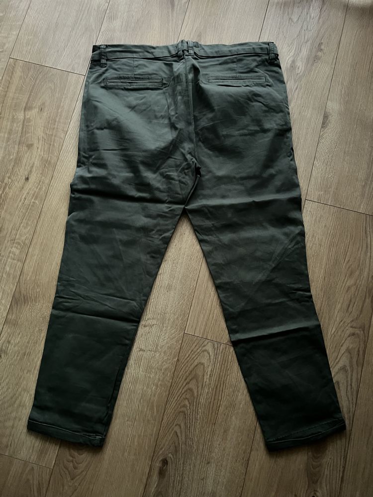 Spodnie chinosy Stradivarius 42