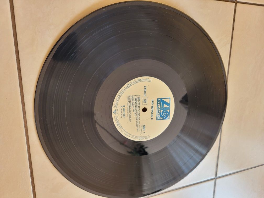 LP: Led Zeppelin - "Led Zeppelin II"; 1990 PL; stan - Excellent