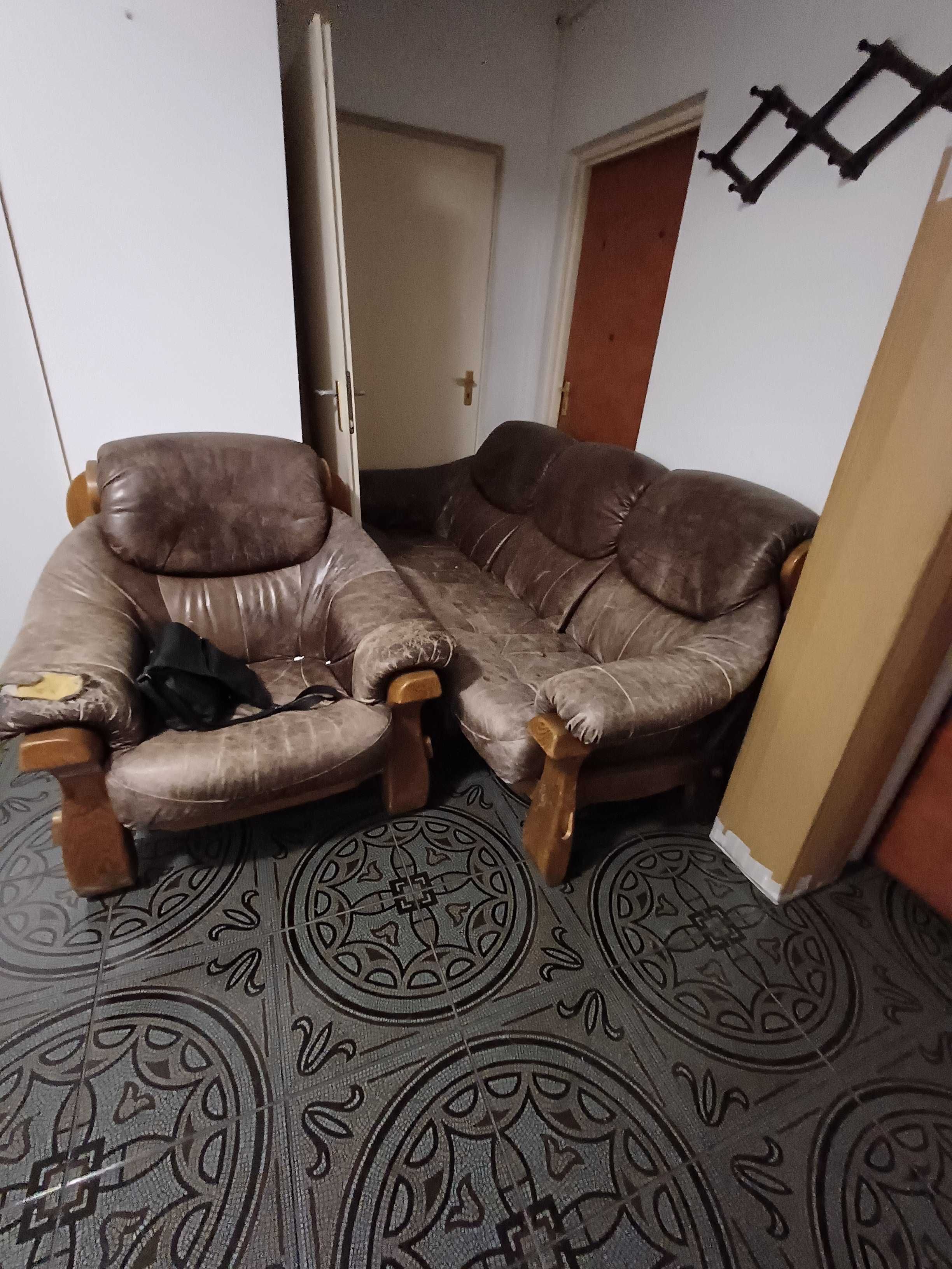 Do sprzedania skórzana sofa  retro do renowacji
