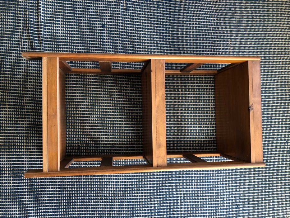 Móvel com prateleiras