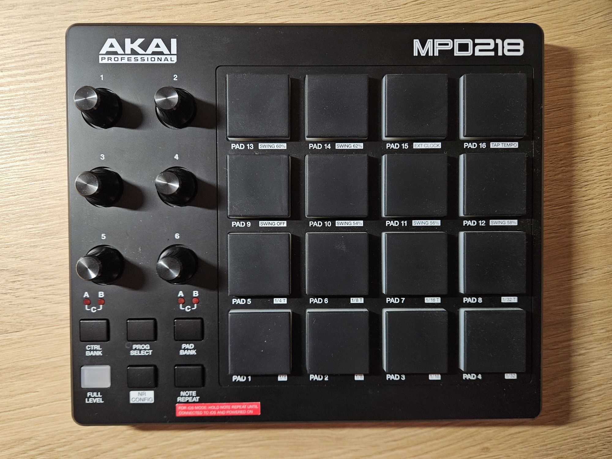 Akai MPD 218 Professional