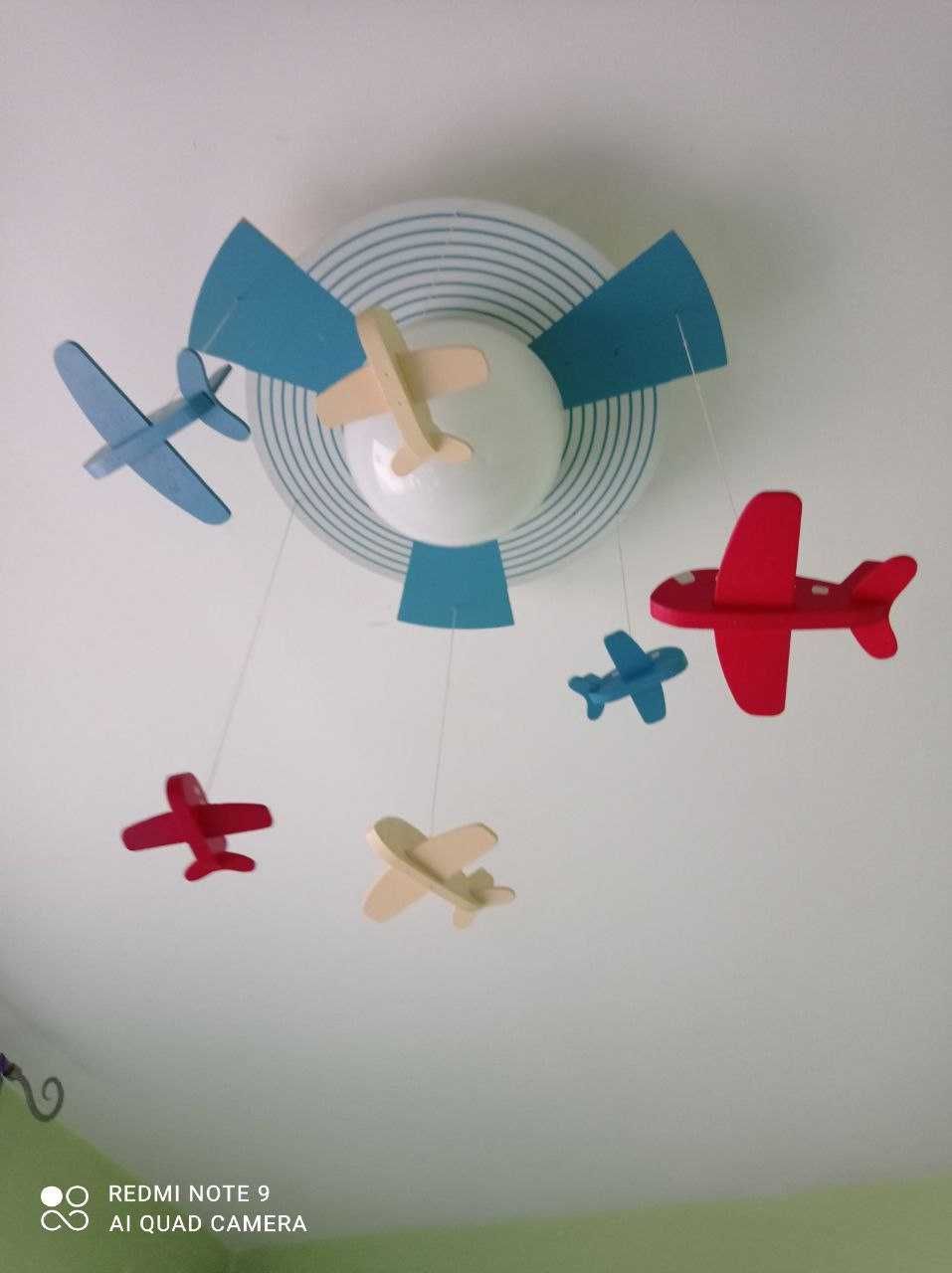 Lampa sufitowa dziecięca, kolorowe samoloty