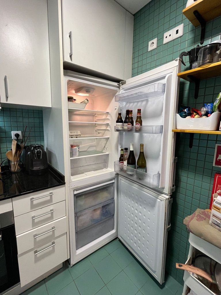 Vendo frigorífico BEKO negóciavel