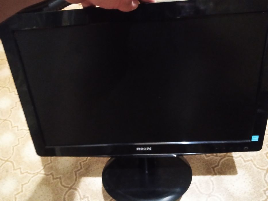 Продам монитор запчасти планшет, ноутбук и телефон.