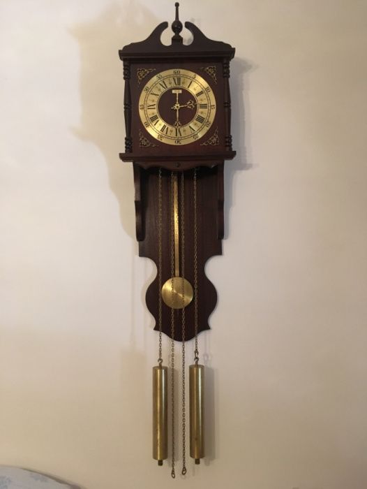 Relógio Antigo de Pêndulo