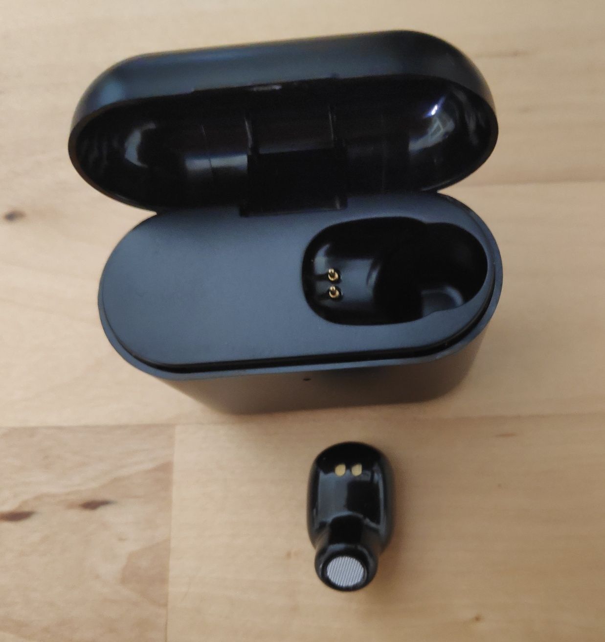 Mini fones Bluetooth sem fio.