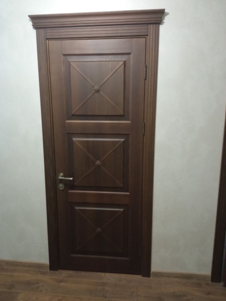 Двери деревянные межкомнатные.