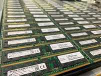 Memórias RAM DDR3L 50x16GB ECC