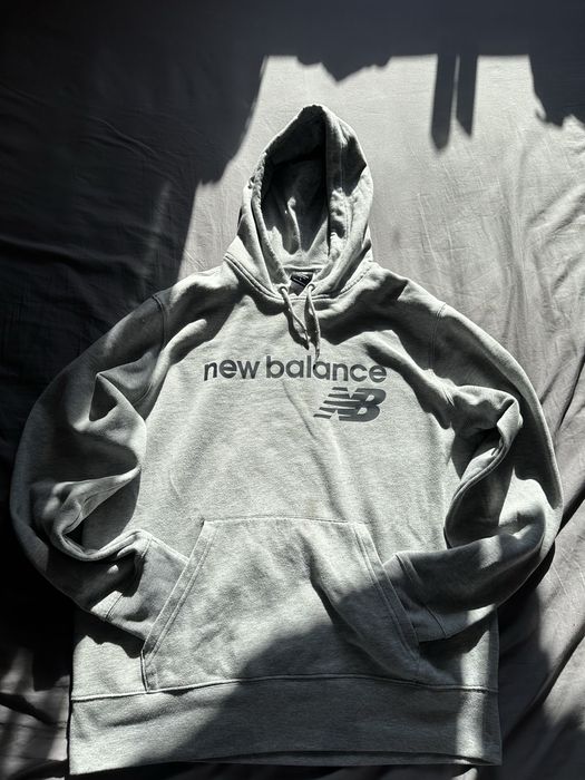 Толстовка New Balance Classic Core