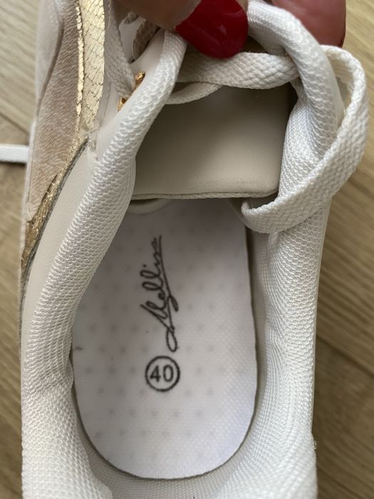 Nowe snickersy rozmiar 40