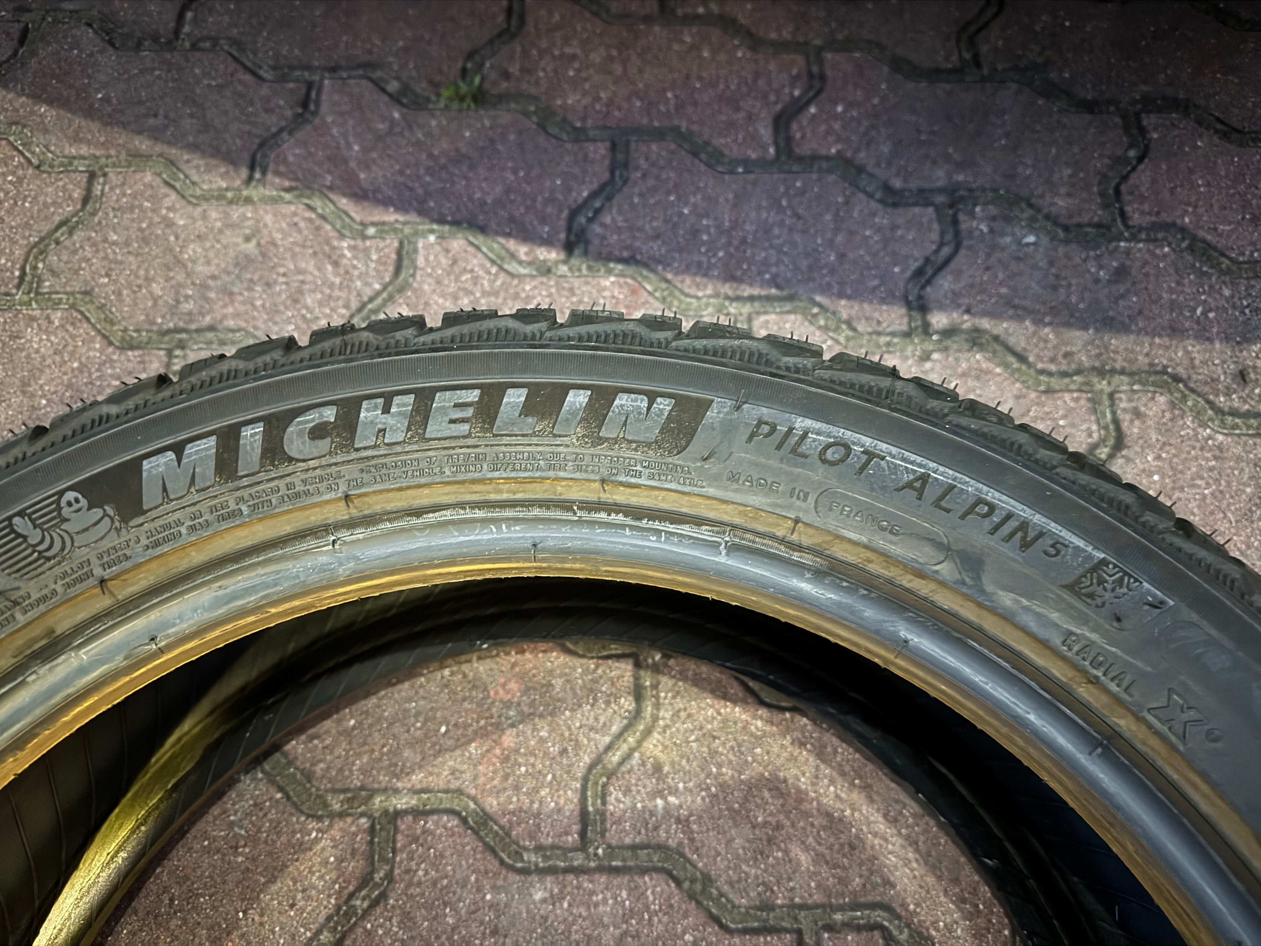 Komplet zimowych opon Michelin Pilot Alpin 5, 225/45 R19 96V (21 r.)
