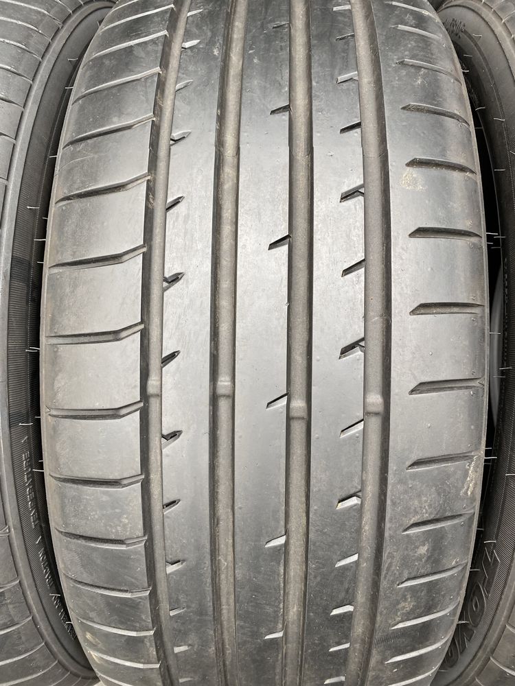 Шини/резина 215/45 R18 Toyo proxes r51  як нові!