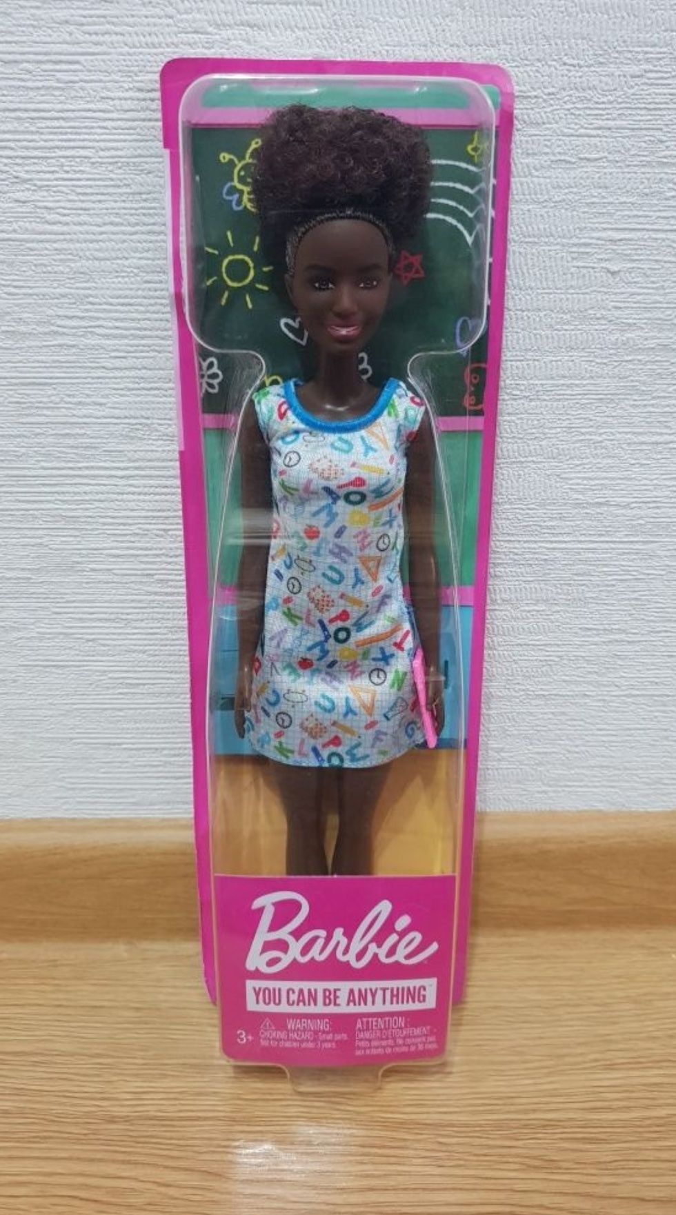 Lalka Barbie nauczycielka