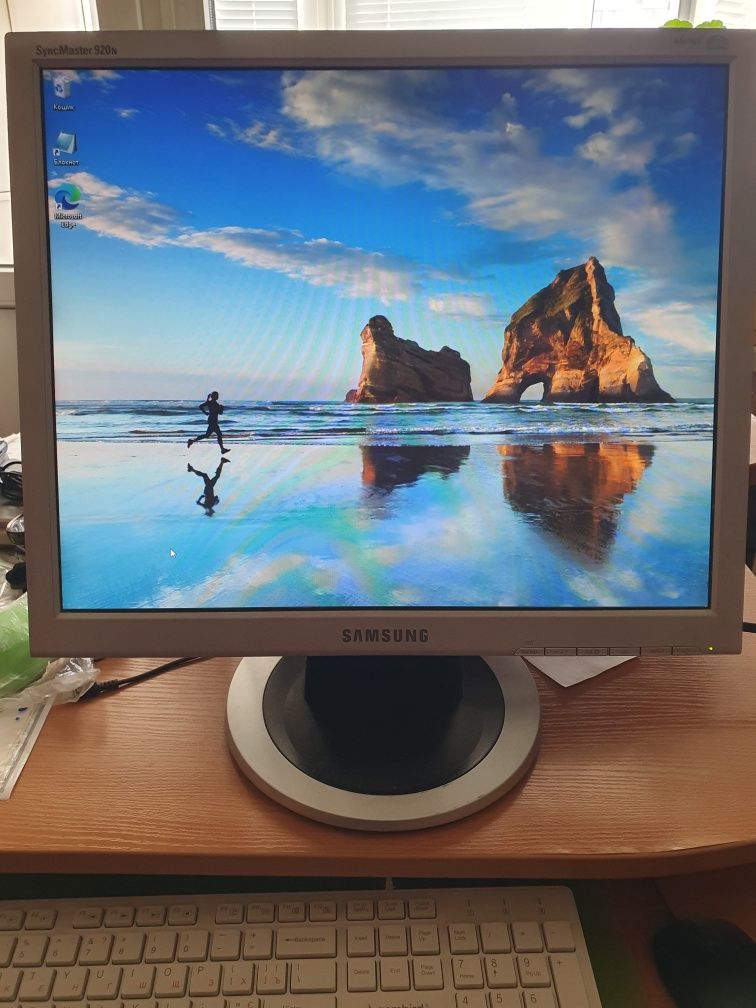 Монитор Samsung SyncMaster 920 N.