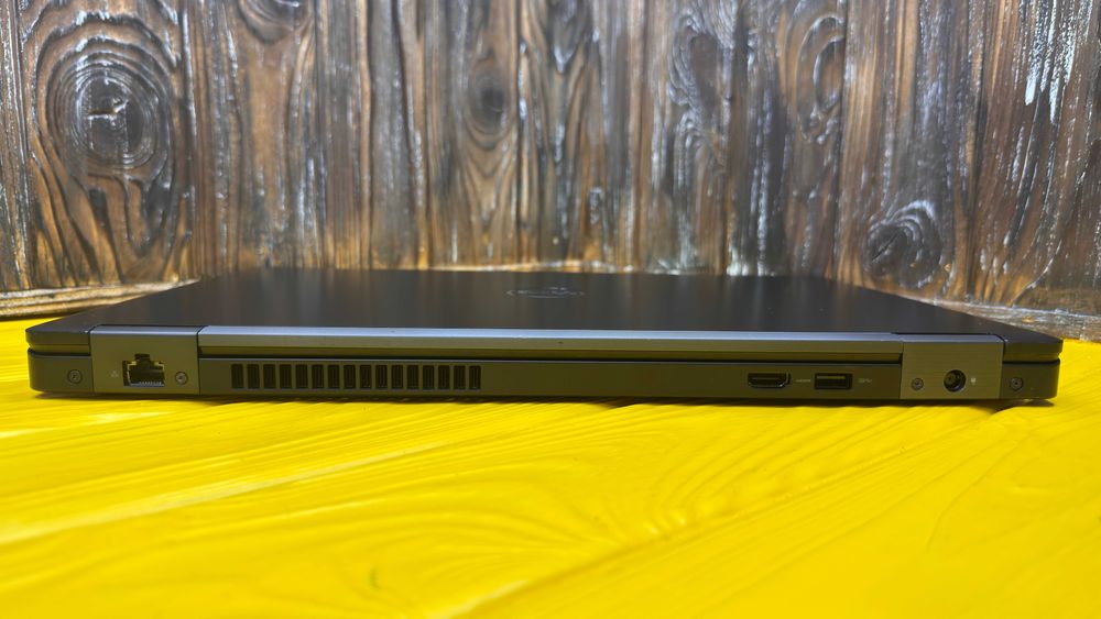 Недорогий Офісний Ноутбук Dell Latitude E5590 /15.6"/i5-8250U/ГАРАНТІЯ