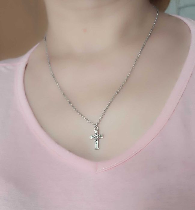 Naszyjnik, łańcuszek z Krzyżykiem , stal chirurgiczna , 52 cm  .