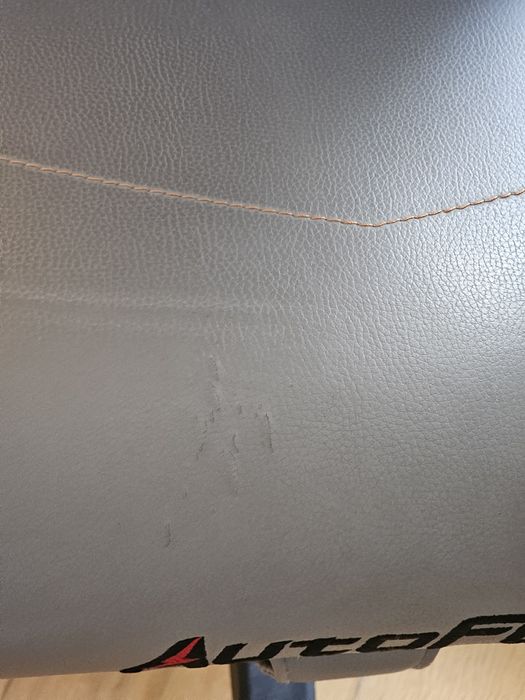 Duas cadeiras de escritório