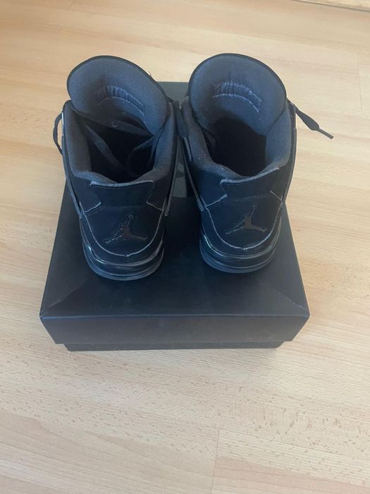 Jordan 4 black cat