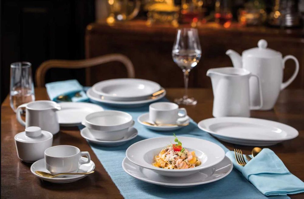 Wynajem Zastawy stołowej, Stołów, Krzeseł, Obrusów, Pokrowców, Bemarów