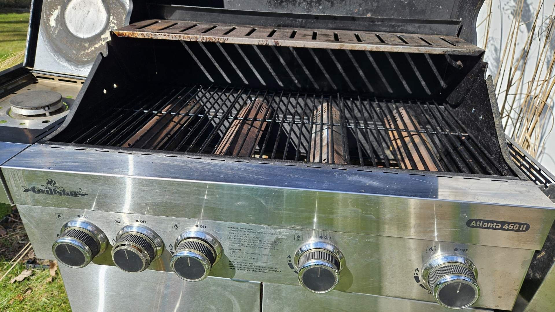 Grill gazowy 4 palnikowy mało używany
