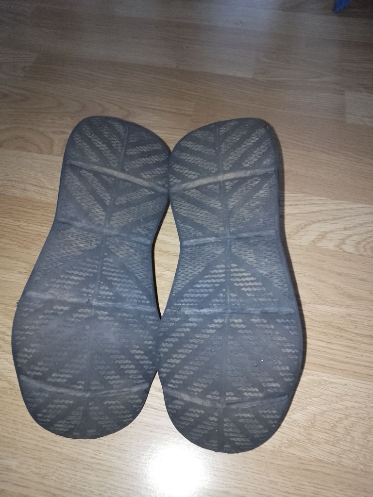 Ultra lekkie buty do biegania na lato r 36