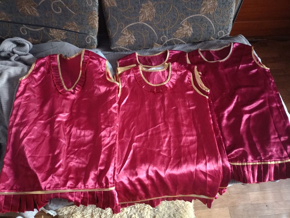 Платья для девочек.для самодеятельности