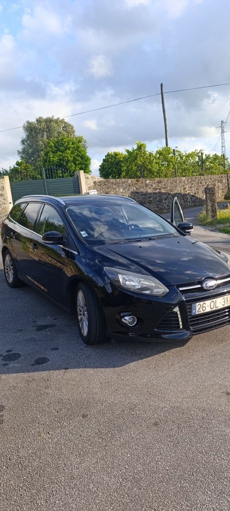Ford focus Titanium 1.6  2014