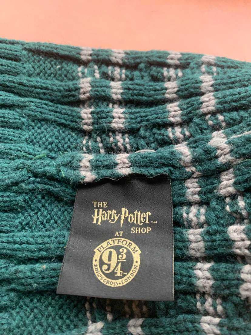 Oryginalna czapka z pomponem Harry Potter  Slytherin" zielona.