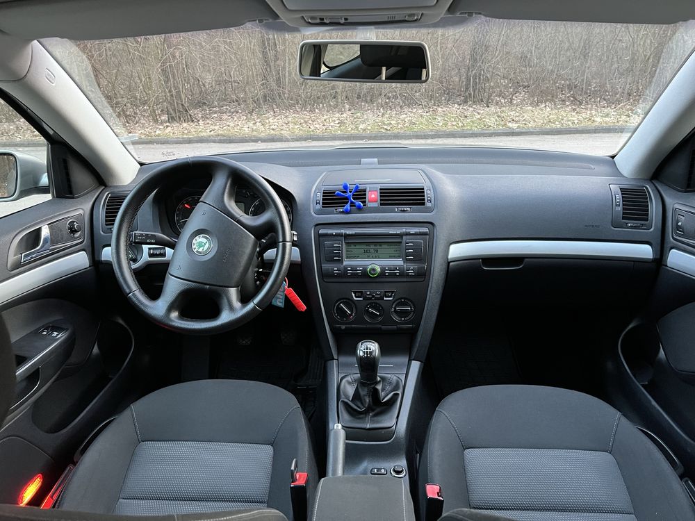 SKODA Oktavia універсал 1.6mpi 2007р