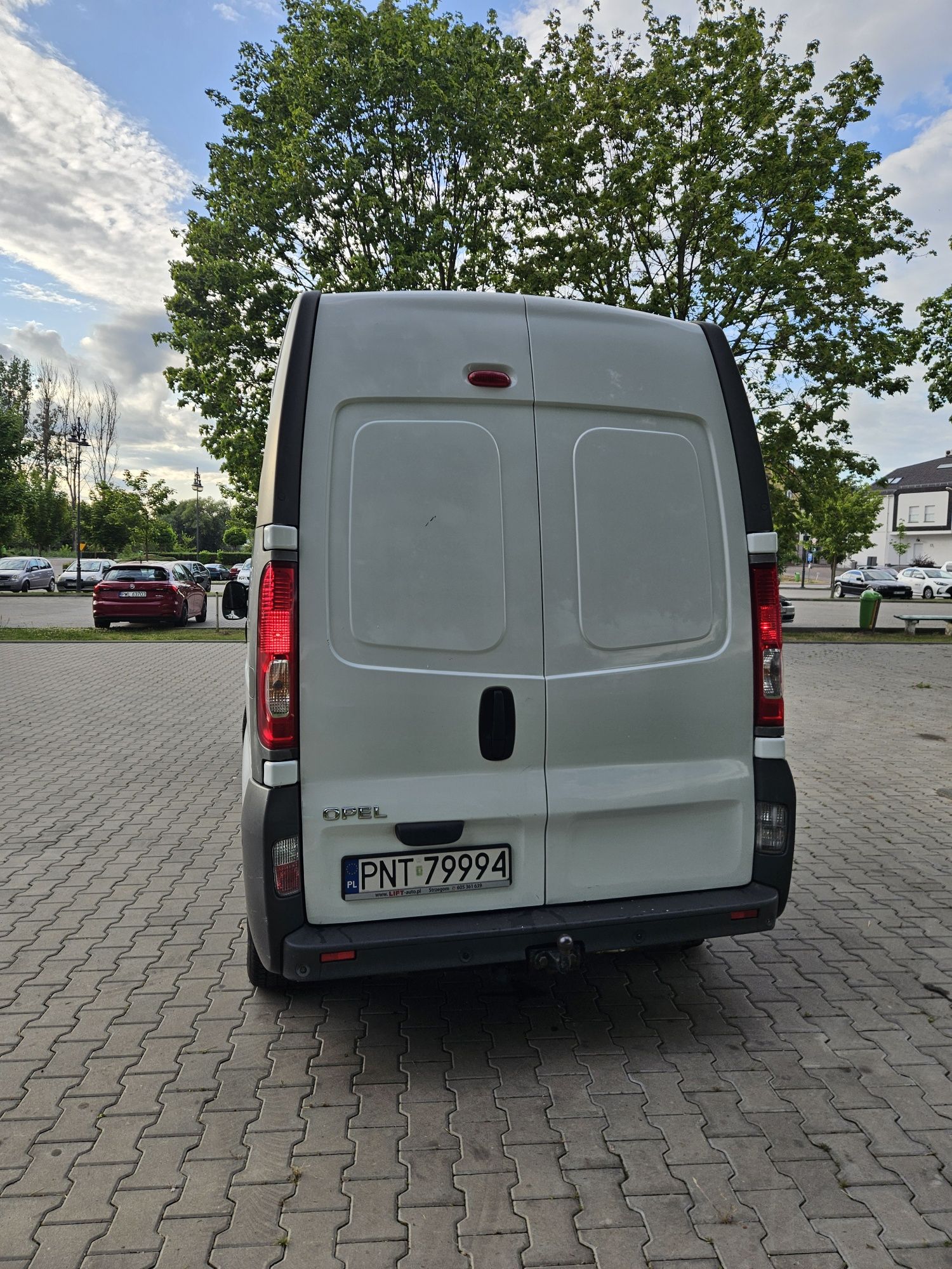Opel Vivaro 2.5 max długi i wysoki L2H2