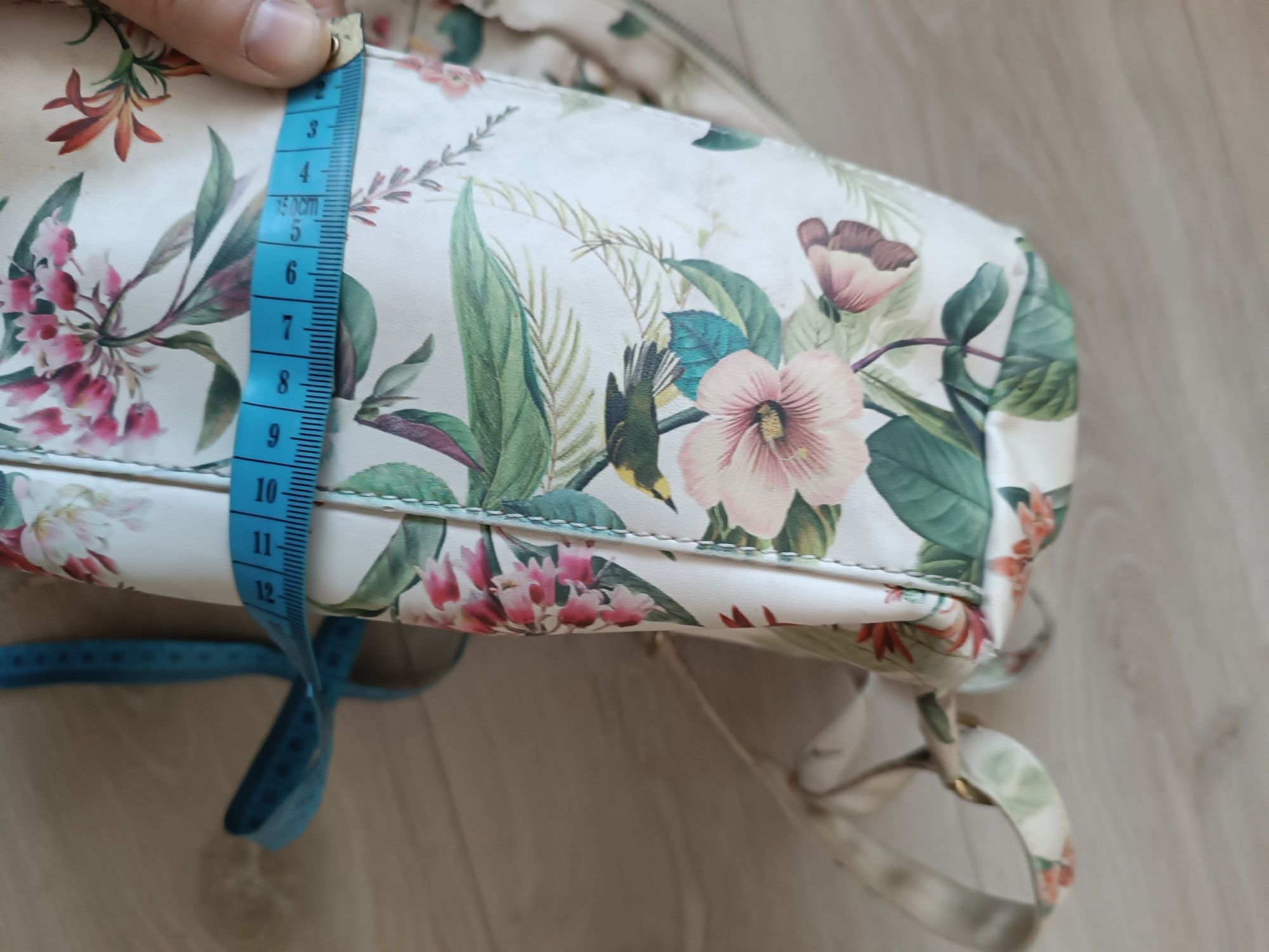 Oasis plecak damski kremowy w kwiaty ptaki elegancki