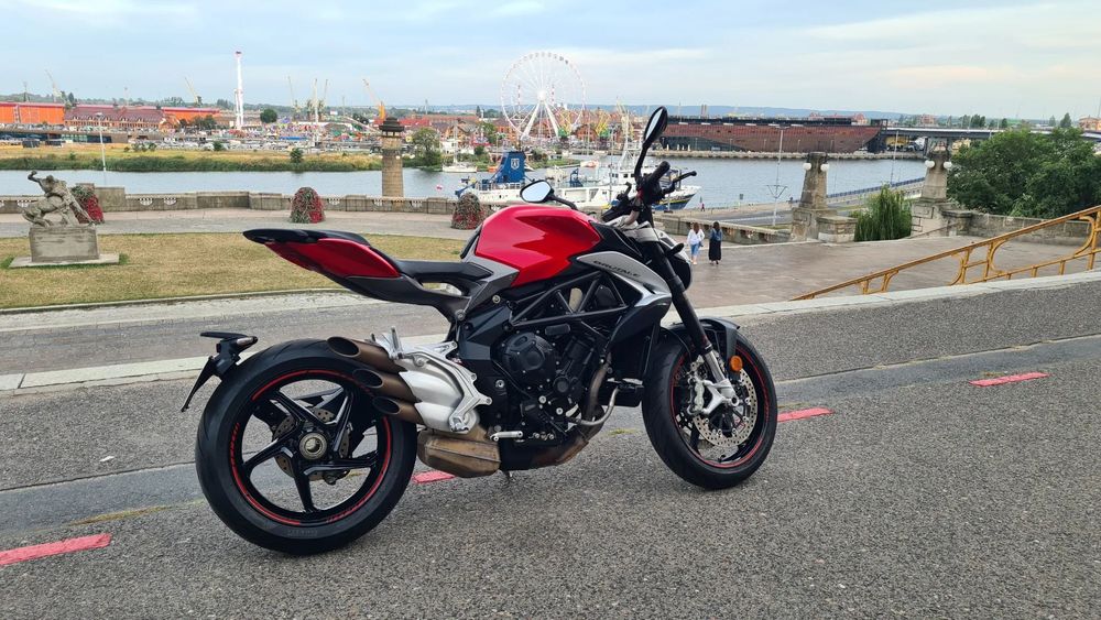 MV AGUSTA Brutale MV AGUSTA Brutale 800 Rosso, jak nowy, stan igła, po dużym serwisie