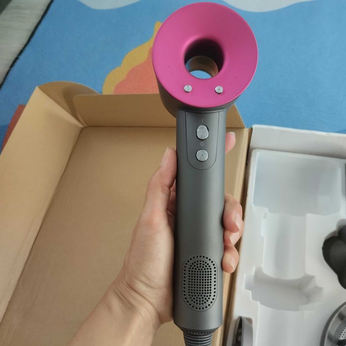 Suszarka do włosów w stylu Dyson