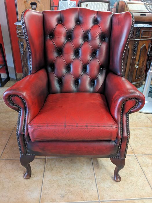 Poltrona Chesterfield em pele