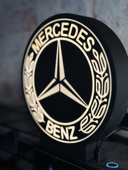 Lampka nocna z logiem ''Mercedes-Benz'' na USB C 5v