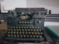 Maquina de Escrever muito antiga