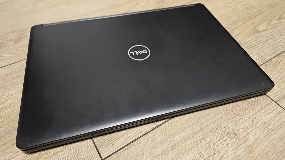 Laptop Dell Latitude 5491 - i5-8400H/16GB/256GB/ Win11 + stacja dokuja