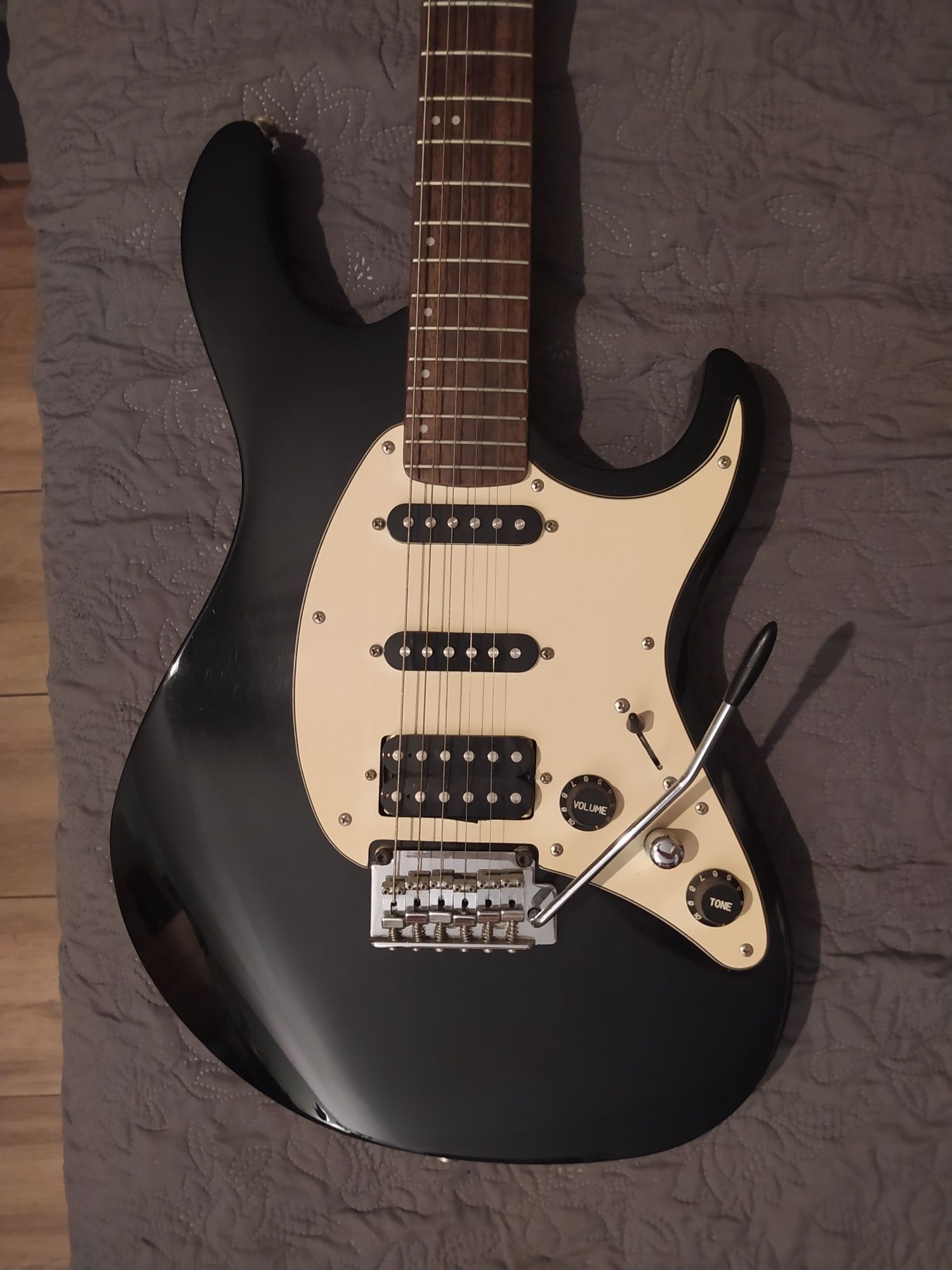 Gitara elektryczna Cort g 210 D bk G250D