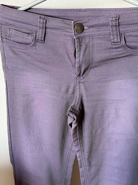 Calça tipo leggins com bolsos