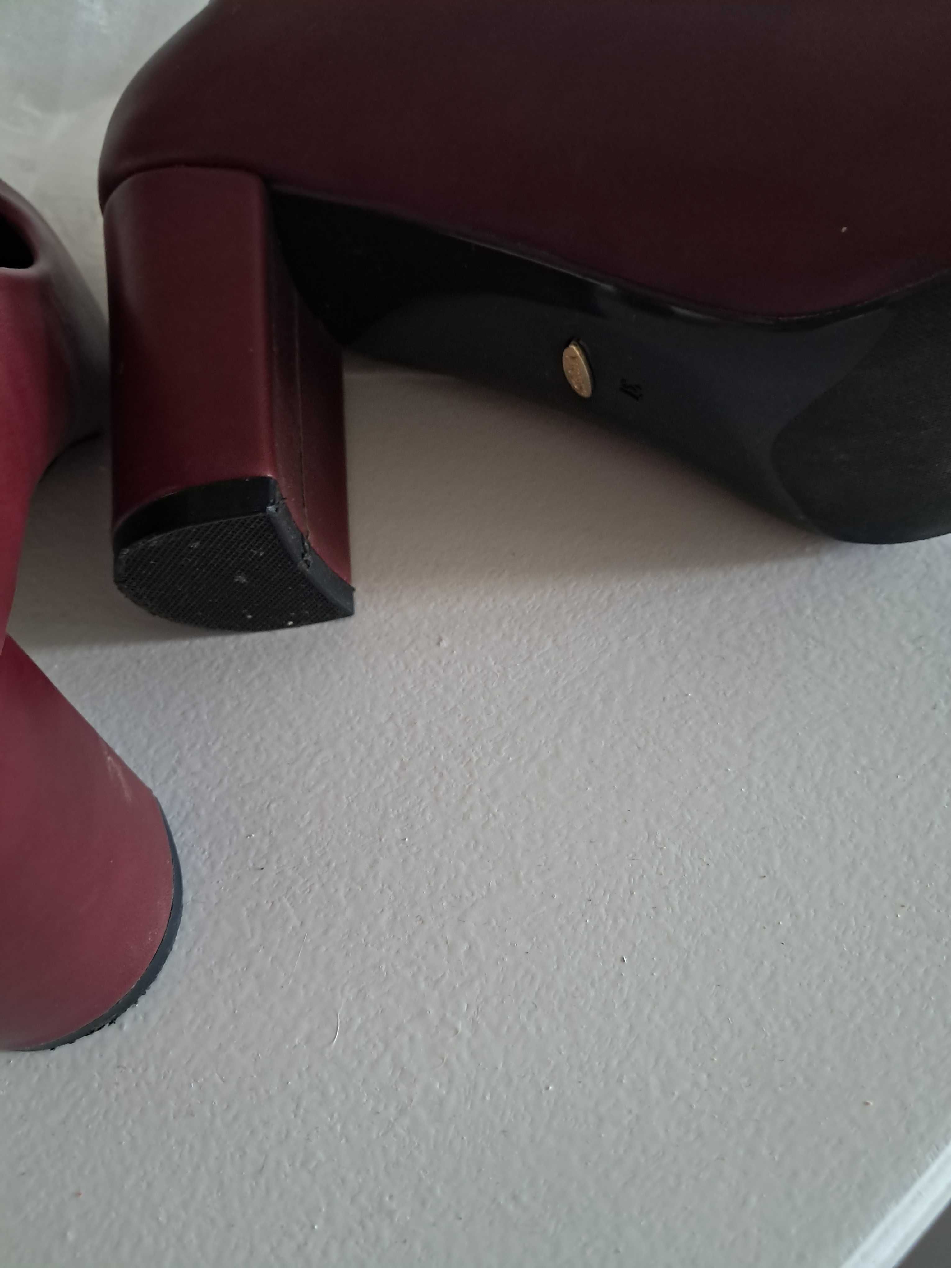 buty na obcasie, bordowe